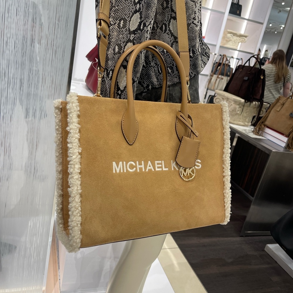 MICHAEL KORS Mirella Medium Suede and Faux Shearling Tote Bag
Peanut 
NWT - Picture 6 of 16